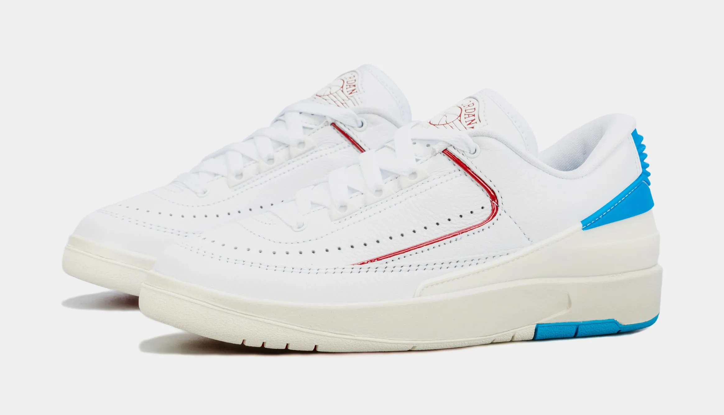 Air Jordan 2 Retro Low Gym Red Dark Powder Blue Womens Lifestyle Shoes (Red/White/Blue)